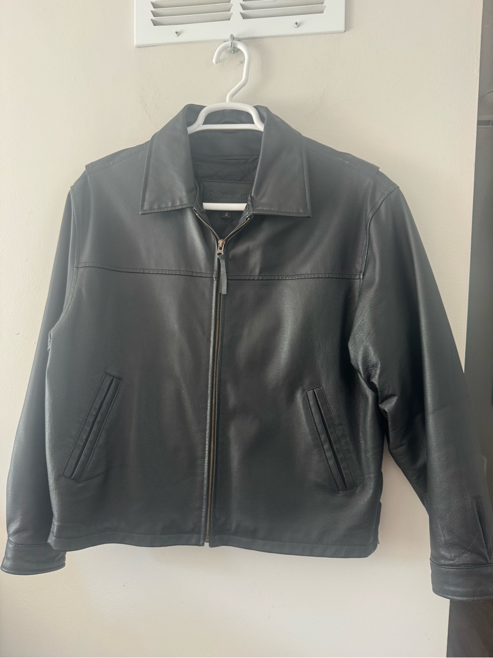 St. John's Bay Men's Black Leather Bomber Jacket Size Medium
